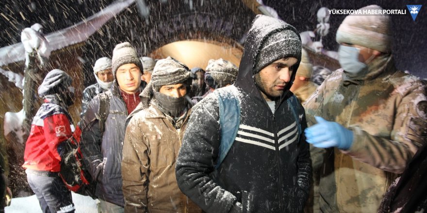 Van'da donma tehlikesi geçiren göçmenler hastaneye kaldırıldı