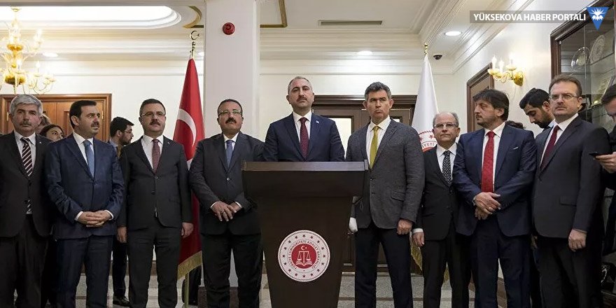 Adalet Bakanı Gül: Tüm adliyelerde acele işler hariç duruşmalar ertelenmiştir