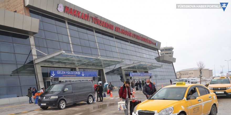 Yüksekova’da uçak seferleri iptal edildi