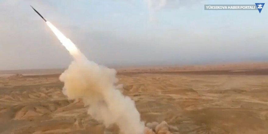 İran, ilk kez yerin altından balistik füze fırlattı