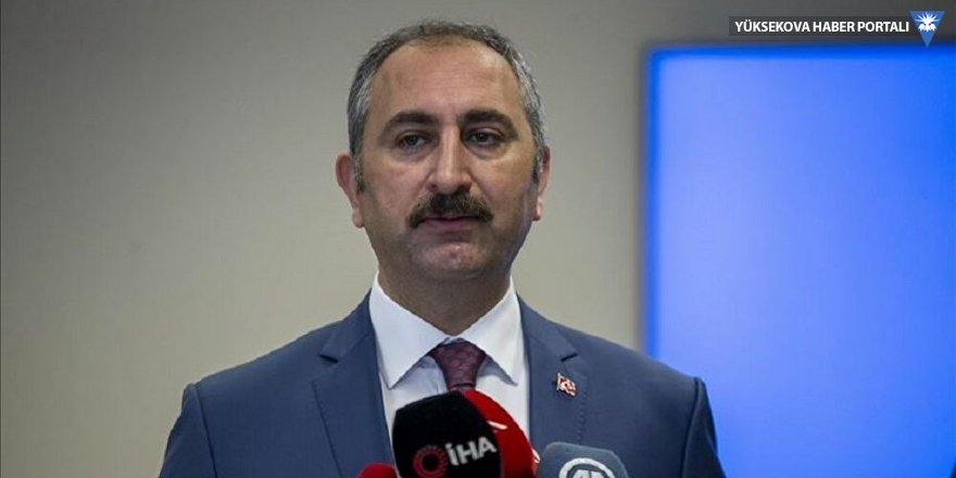 Adalet Bakanı Gül: Kılık kıyafet faşizmi tarihin köhnemiş fikirler mezarlığına gömülmüştür