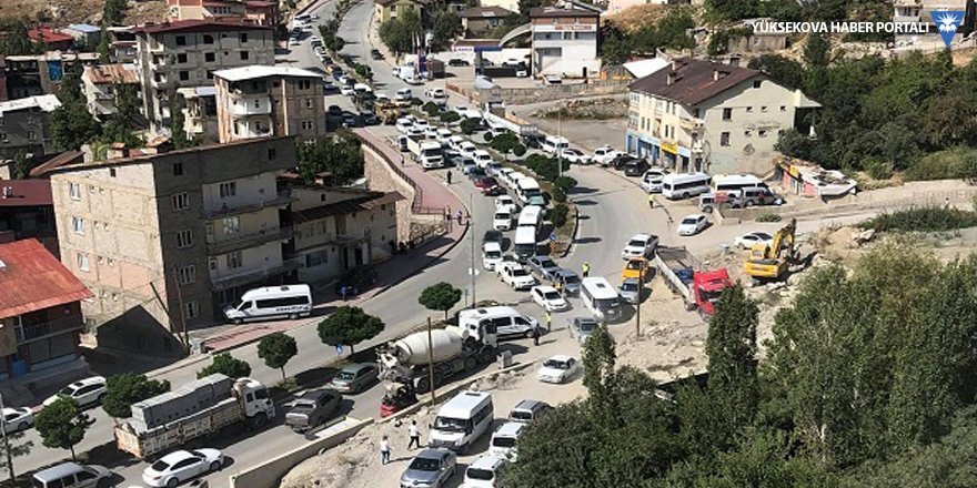 Hakkari'de Kpss'ye giren adaylar trafiğe takıldı