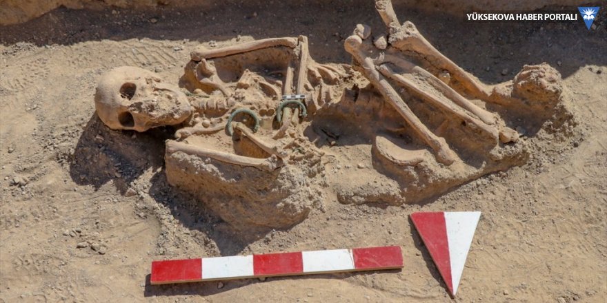 Van'da takılarıyla gömülmüş Urartulu kadın mezarı ortaya çıkarıldı