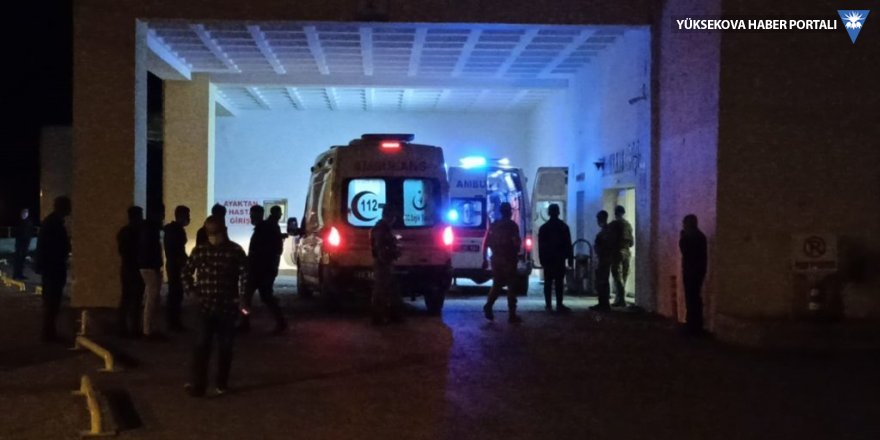 Tatvan'da otomobil ile tır çarpıştı: 2 ölü, 3 yaralı