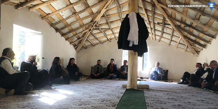 HDP'den Yüksekova'da köy ziyaretleri