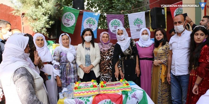 Cizre'de HDP’nin 8’inci kuruluş yıldönümü kutlandı