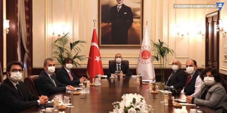 İHD heyeti, Adalet Bakanı Gül'le görüştü