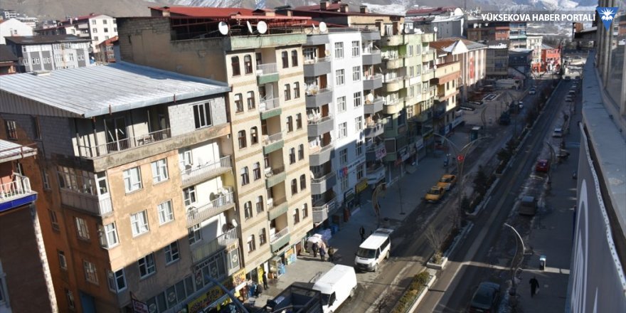Van, Bitlis, Muş ve Hakkari'de sokaklarda sessizlik hakim oldu