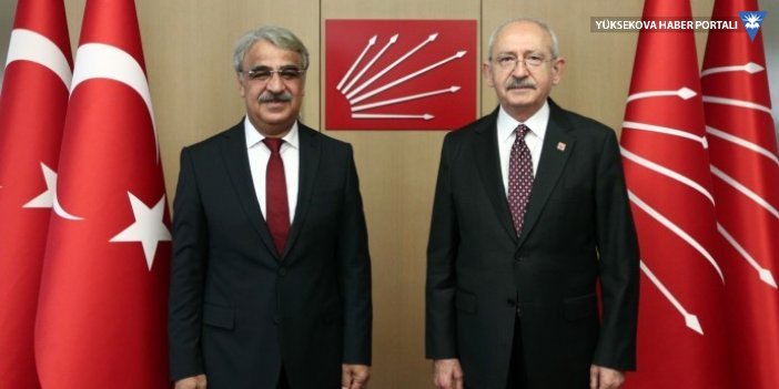 Kılıçdaroğlu, Mithat Sancar'ı aradı: Gelişmeler ülkede bir kez daha demokrasi olmadığını göstermiştir