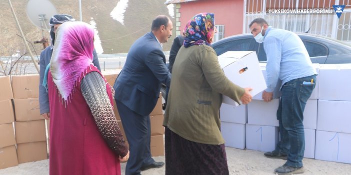 Hakkarili işadamı Lezgin Bahadır'dan 2 bin aileye gıda paketi