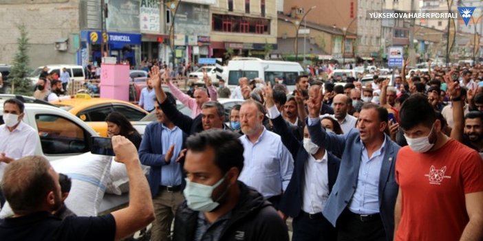 Konya'daki katliam, Yüksekova'da yürüyüşle protesto edildi