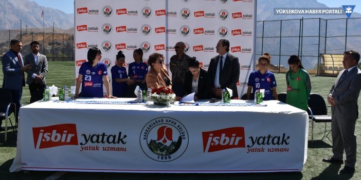 Hakkarigücü Kadın Futbol takımı İşbir Yatak ile sponsorluk anlaşması imzaladı