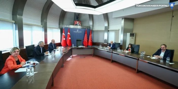 HDP, tutum belgesini görüşmek için CHP'yi ziyaret etti