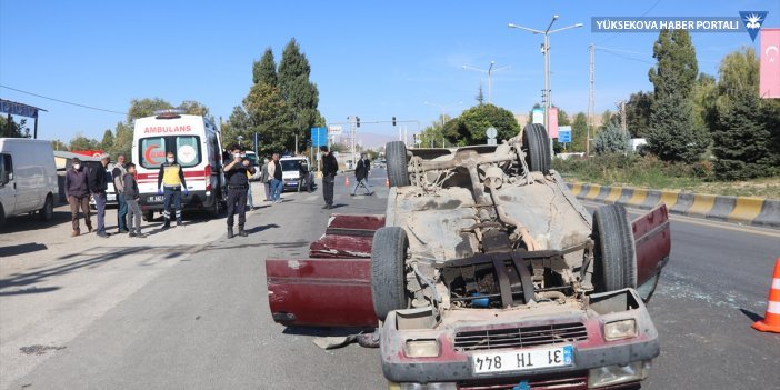 Van'da 2 otomobilin çarpışması sonucu 8 kişi yaralandı