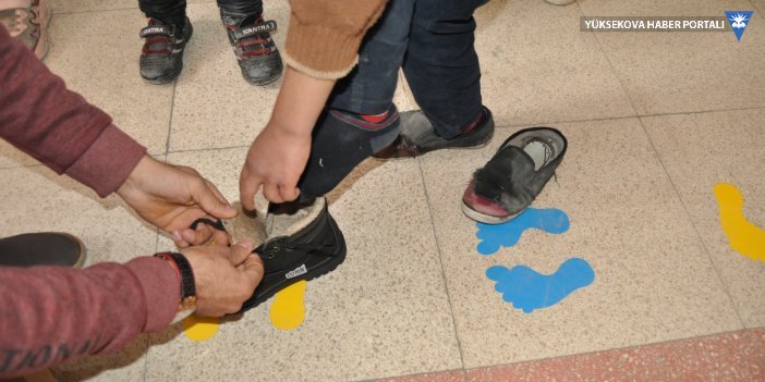 Rumet Aka anısına Şemdinli'de 150 öğrenciye ayakkabı desteği