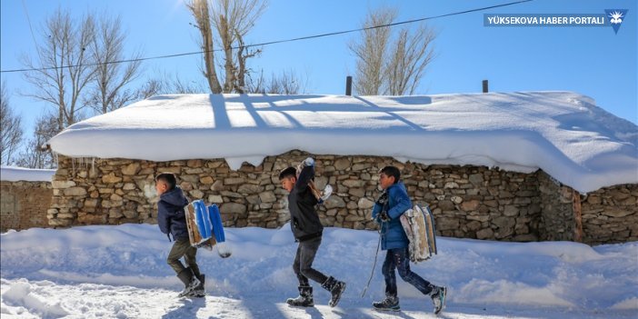 Van'ın Özalp ve Saray ilçelerinde eğitime kar engeli
