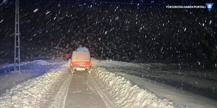 Van'da yolu kardan kapanan mahalledeki hamile kadın 6 saatte hastaneye ulaştırıldı