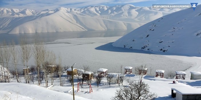 Yüksekova'da Dilimli Barajı dondu