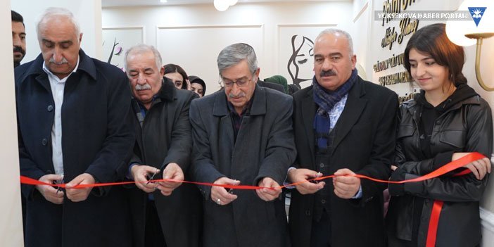 Yüksekova’da 'Nilüfer Yılmaz Güzellik Merkezi' açıldı