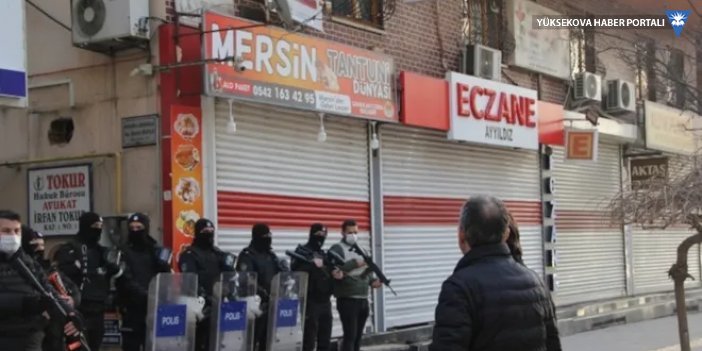 İHD Diyarbakır Şubesi'ne polis baskını: Şube yöneticisi gözaltına alındı