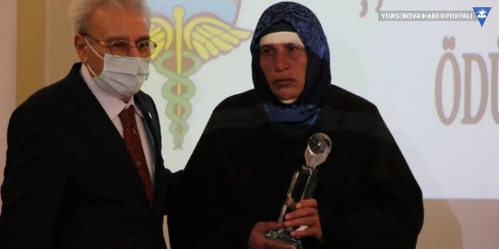 Şenyaşar ailesi, 'Barış,Dostluk ve Demokrasi Ödülü'nü aldı