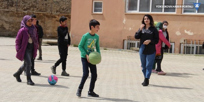 Kürdistan Bölgesi'nden gelip Derecik'e yerleşen otizmli çocuk için özel sınıf açıldı