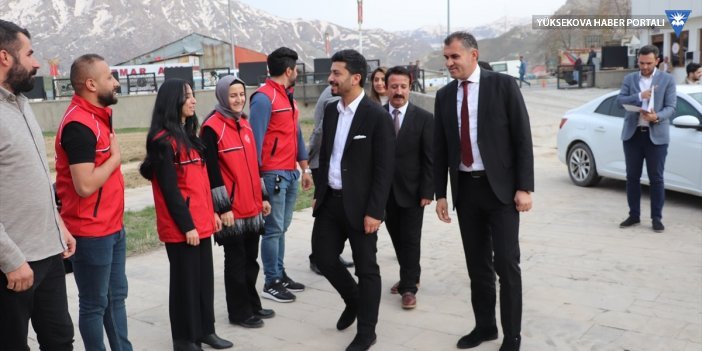 Gençlik Hizmetleri Genel Müdürü Topoğlu, Hakkari'de ziyaretlerde bulundu