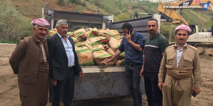 Şemdinli'de 42 çiftçiye 9 ton buğday tohumu verildi