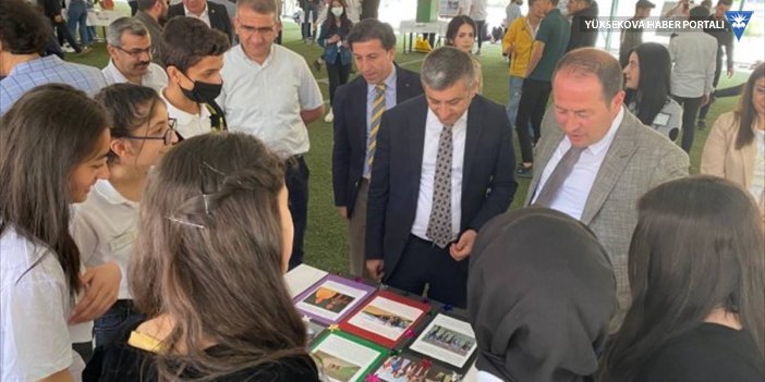 Hakkari Atatürk Anadolu Lisesi'nde TÜBİTEK Bilim Fuarı açıldı
