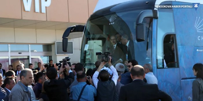 Van'a gelen Kılıçdaroğlu 'ekmek, su ve tuz'la karşılandı