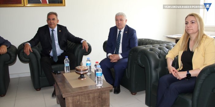 CHP milletvekilleri Budak ve Arık, Hakkari'de ziyaretlerde bulundu