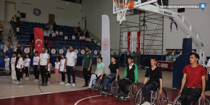 Hakkari'de yaz spor okulları açıldı