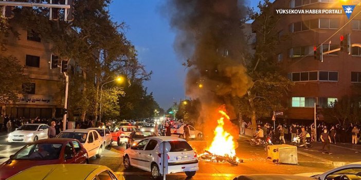 İran'da protestolar genişliyor, öldürülen gösterici sayısı artıyor