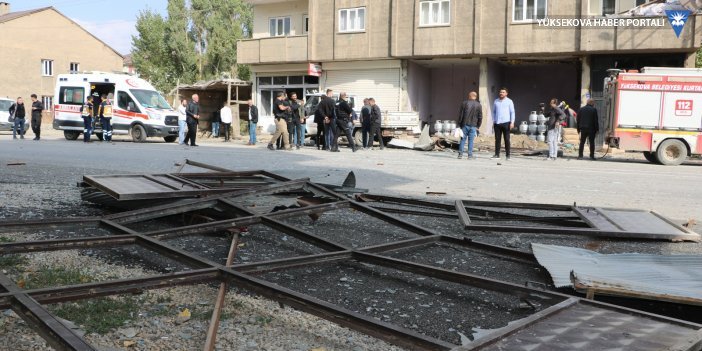 Yüksekova'da mutfak tüpü bomba gibi patladı: 2 yaralı