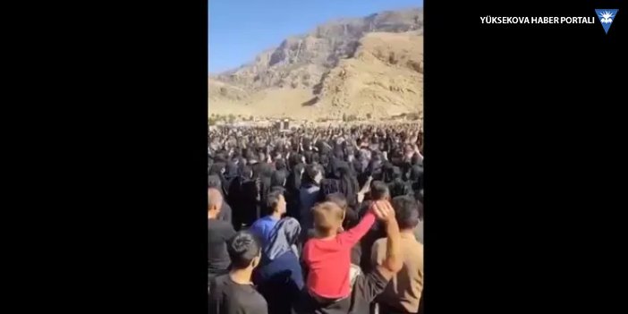 İran'da silahlı saldırıda ölen çocuğun cenazesi yönetim karşıtı protestoya dönüştü