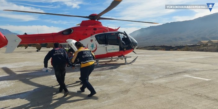Derecik'te kalp krizi geçiren kişi ambulans helikopterle hastaneye ulaştırıldı