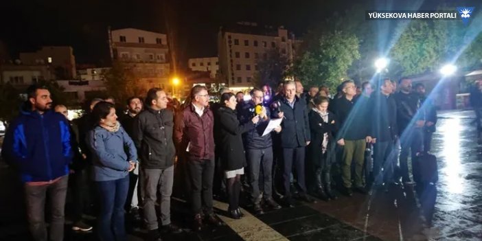 Diyarbakır'da öğretmenlerin açığa alınması protesto edildi