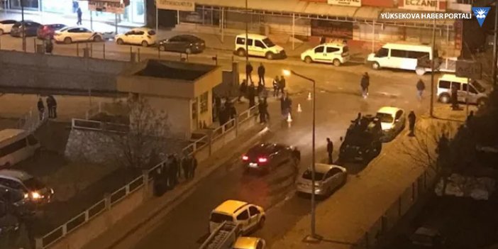 Kozluk'ta korucuların minibüsüne silahlı saldırı: 2 ölü, 8 yaralı