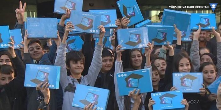 Kürtçe dersleri tercih eden öğrencilere tablet ve kitap hediye edilecek