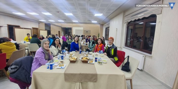 Hakkari'de bir grup kadın "kar festivali" için Ağrı'ya gitti