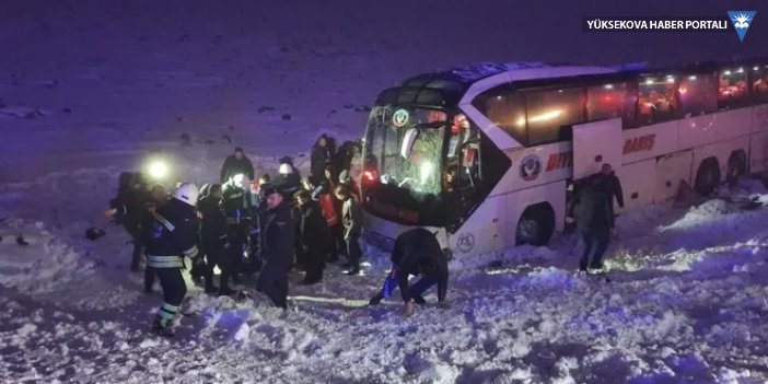Diyarbakır'da yolcu otobüsü kaza yaptı: 4'ü ağır 30 kişi yaralandı
