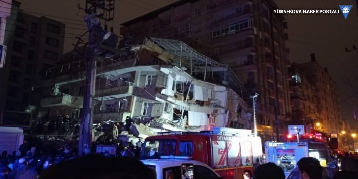 Maraş'ta 7,7 büyüklüğünde deprem: Birçok kentte binalar yıkıldı, can kayıpları var