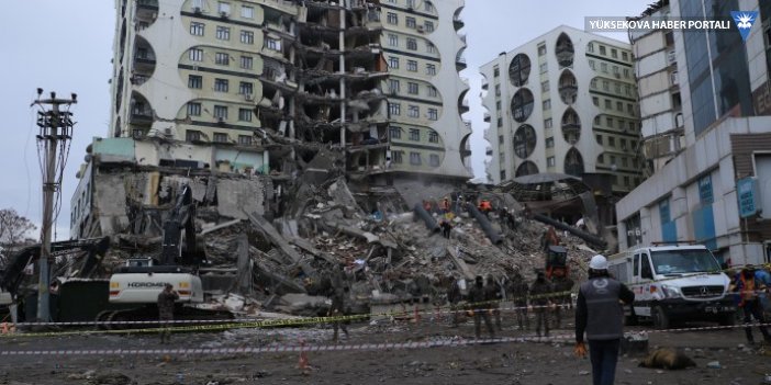 Depremzede yakını: Ekipler yetersiz, yandaş medya gerçeği söylemiyor