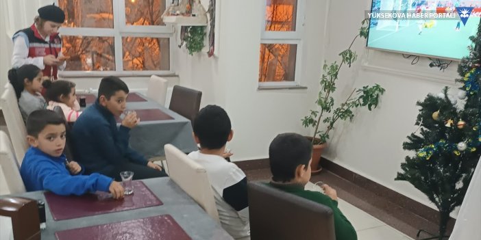 Depremzedeler Hakkari'deki otel ve evlerde misafir ediliyor