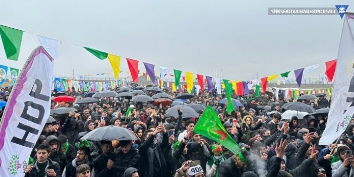 Yüksekova'da Newroz ateşi yakıldı: Tecridi kıracağız