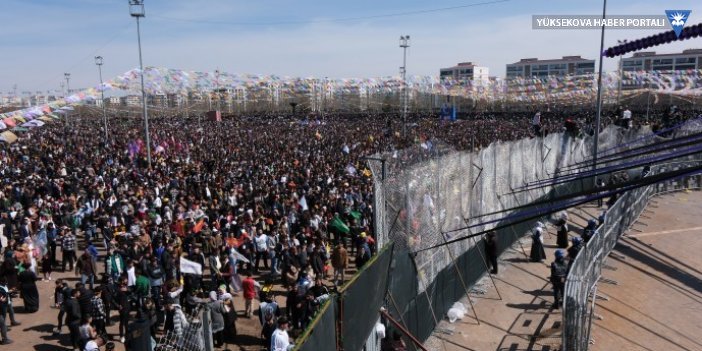 Diyarbakır'da Newroz ateşi yakıldı