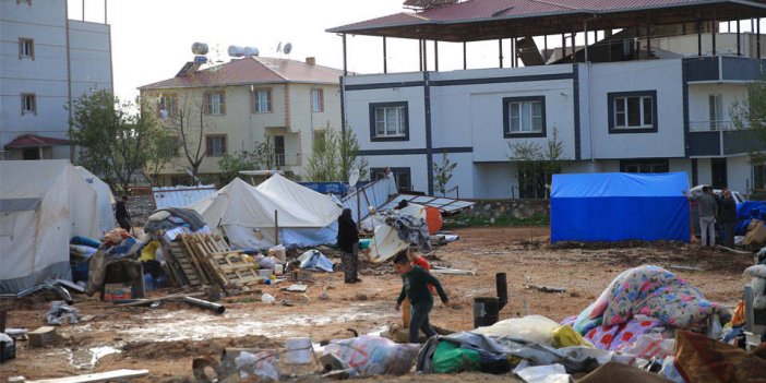 Kahramanmaraş'ta depremzedeleri hortum vurdu: 1 ölü, 44 yaralı