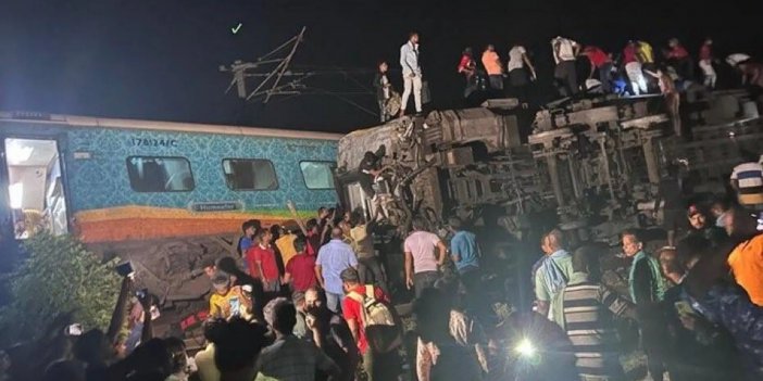 Hindistan'da tren kazası: Ölü sayısı 171'e yükseldi