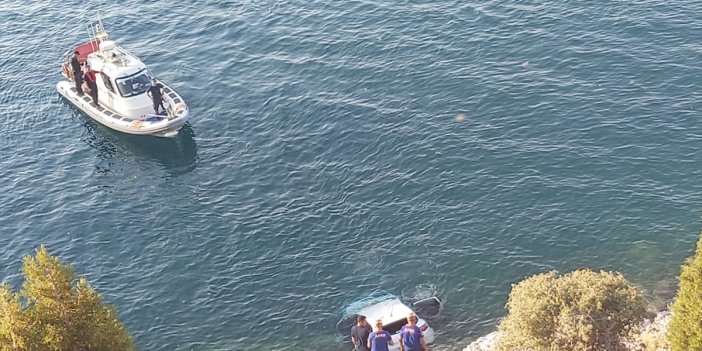 Gevaş'ta Van Gölü’ne uçan otomobildeki iki kişi öldü