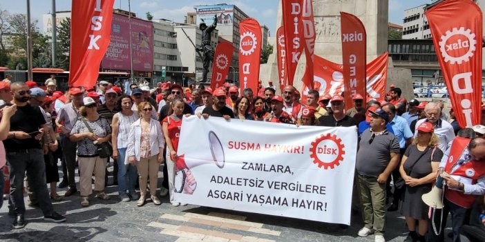 DİSK, 20 ilde zamları ve adaletsiz vergileri protesto etti
